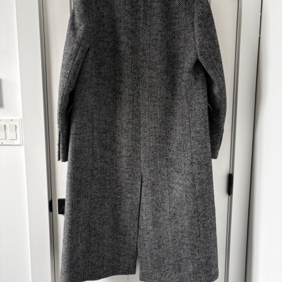 Aritzia Constant Coat - Picture 4 of 5